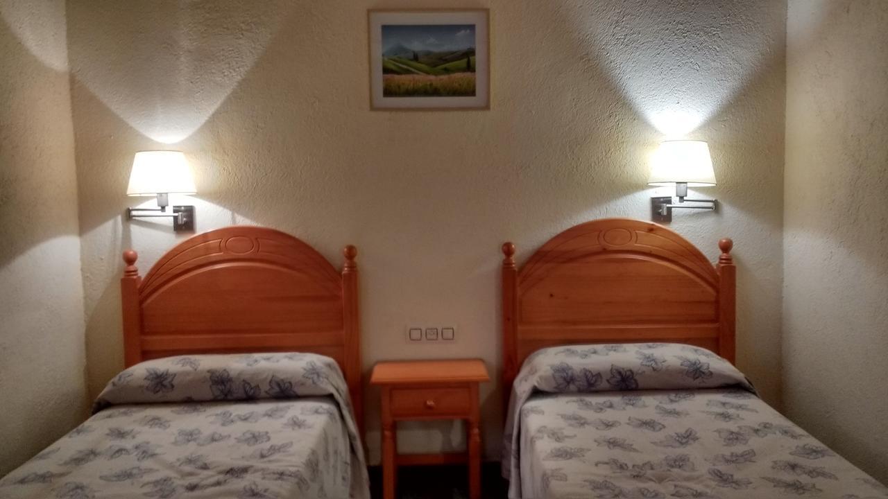Ca L'Amadeu Hotel Vilanova de Escornalbou Esterno foto