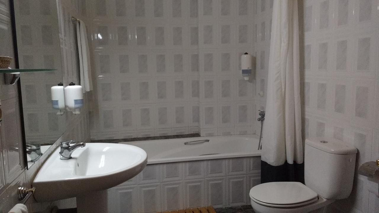Ca L'Amadeu Hotel Vilanova de Escornalbou Esterno foto